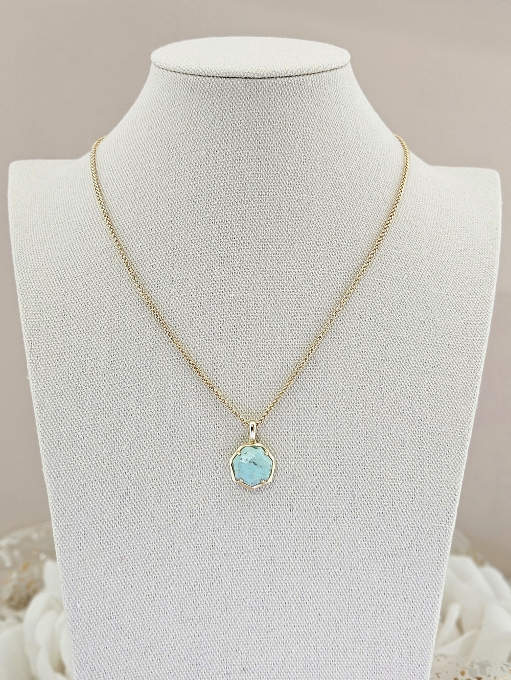 Kendra Scott Necklace 14k Gold Plated Sea Green Cynthia Turquoise Short Pendant